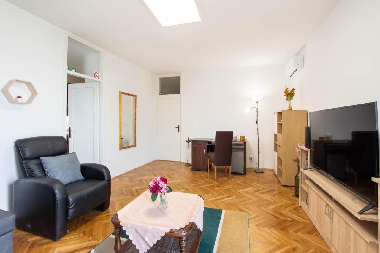 Grof Apartment *